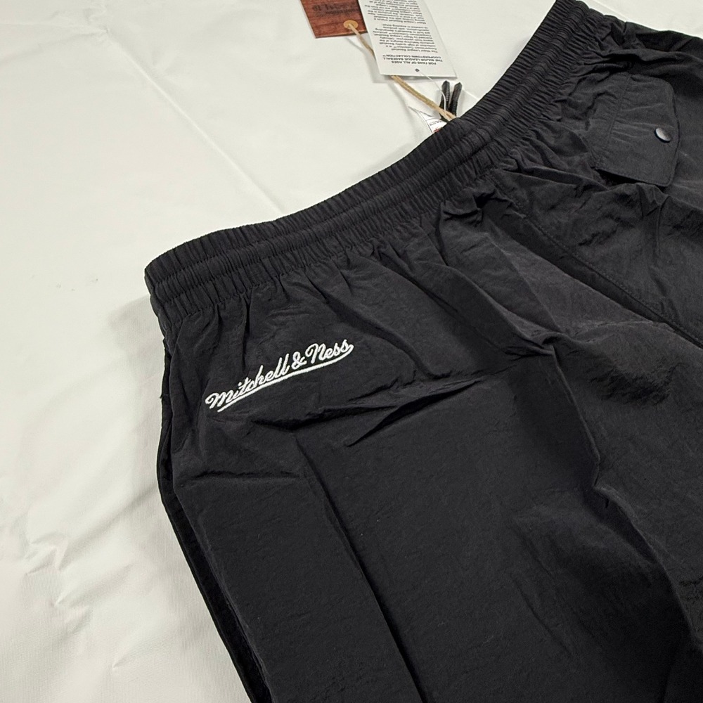 Mitchell & Ness Milwaukee Brewers Black Nylon Athletic Shorts Mens Large NWT - Picture 13 of 15